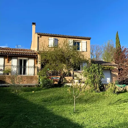Familiale De Charme En Provence Frühstückspension