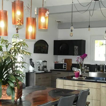 La Mirabelle - Familiale De Charme En Provence Отель типа 