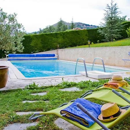 Couette-café Familiale De Charme En Provence *